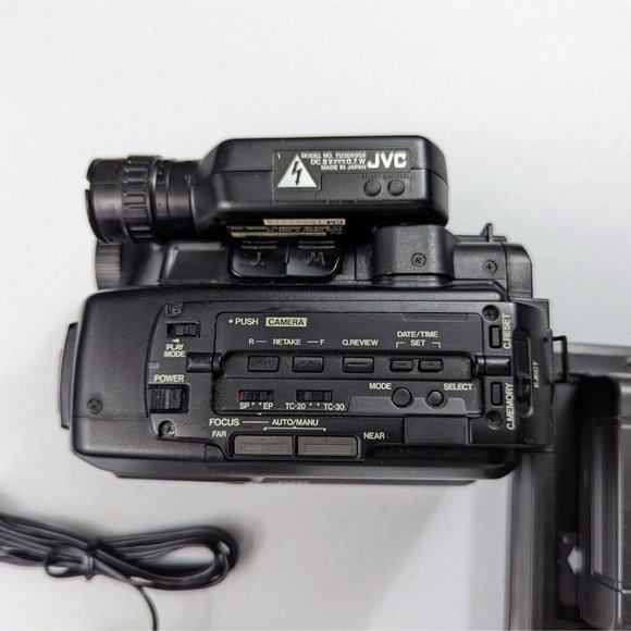 JVC GR-AX2 Compact Vhs Video Movie Camera Camcorder PARTS OR REPAIR - Picture 6 of 6